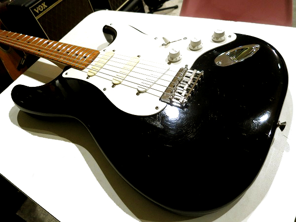 Fender USA 1976年製 アルダーボディ ハードテイル仕様 & Fender Japan 